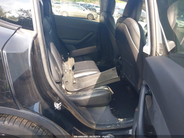 Продаж на аукціоні авто 2021 Tesla Model Y Long Range Dual Motor All-wheel Drive, vin: 5YJYGDEE5MF084575, номер лоту: 45993968