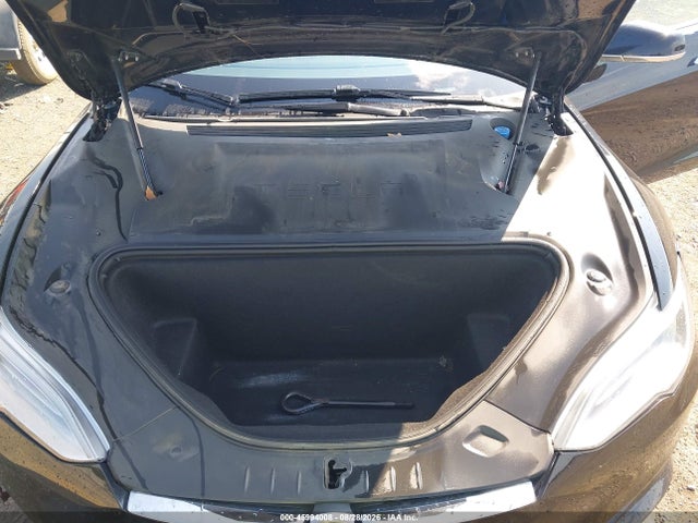 45994008 :رقم المزاد ، 5YJSA1E24JF297590 vin ، 2018 Tesla Model S 100d/75d/p100d مزاد بيع