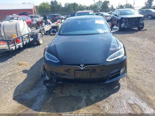 45994008 :رقم المزاد ، 5YJSA1E24JF297590 vin ، 2018 Tesla Model S 100d/75d/p100d مزاد بيع