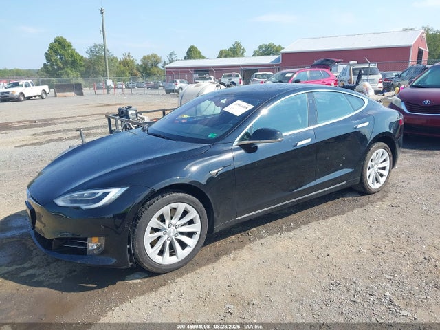 45994008 :رقم المزاد ، 5YJSA1E24JF297590 vin ، 2018 Tesla Model S 100d/75d/p100d مزاد بيع