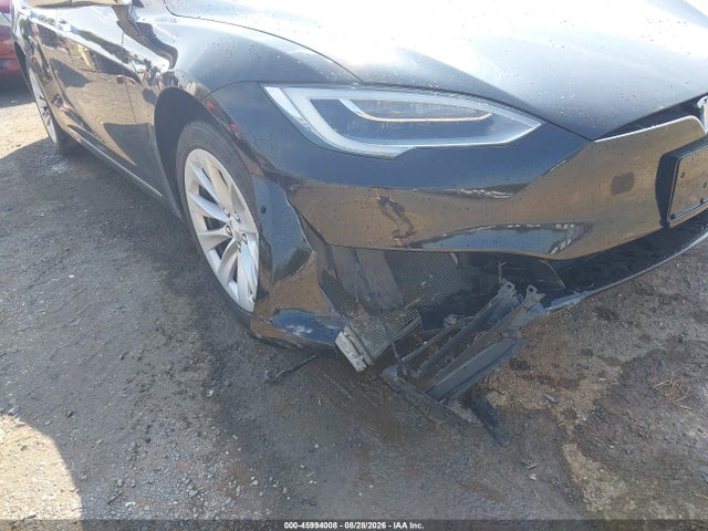 45994008 :رقم المزاد ، 5YJSA1E24JF297590 vin ، 2018 Tesla Model S 100d/75d/p100d مزاد بيع