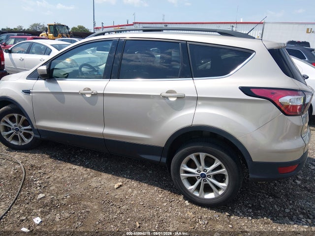 Продажа на аукционе авто 2017 Ford Escape Se, vin: 1FMCU0GD7HUD65396, номер лота: 45994215