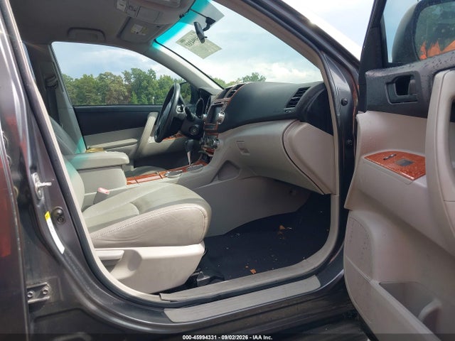 2011 Toyota Highlander მანქანა იყიდება აუქციონზე, vin: 5TDZA3EH5BS013928, აუქციონის ნომერი: 45994331