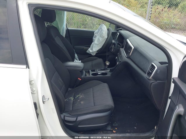 Продажа на аукционе авто 2020 Kia Sportage Lx, vin: KNDPMCAC3L7827984, номер лота: 45994456