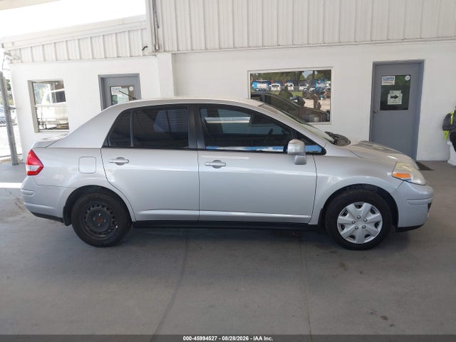 45994527 :رقم المزاد ، 3N1BC11E79L461800 vin ، 2009 Nissan Versa 1.8s مزاد بيع
