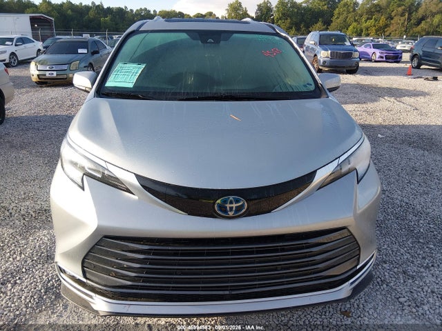 5TDZRKEC6MS010563 Toyota Sienna Limited