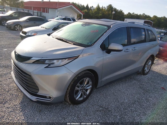5TDZRKEC6MS010563 Toyota Sienna Limited