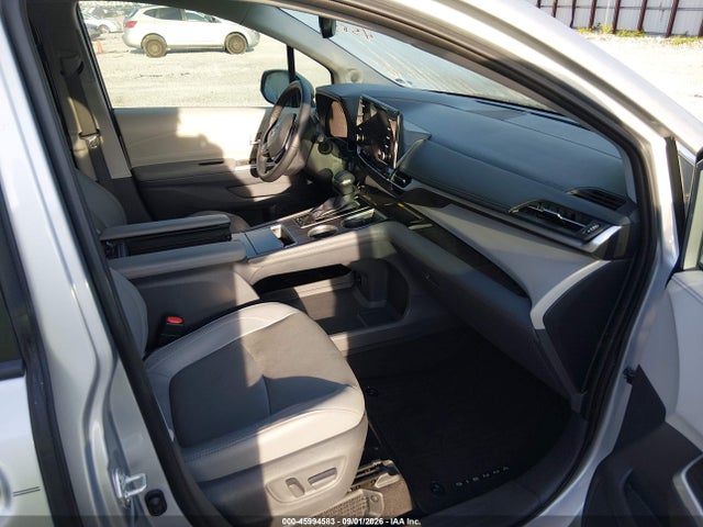 5TDZRKEC6MS010563 Toyota Sienna Limited