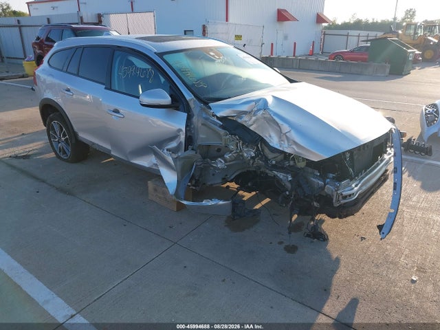 45994688 :رقم المزاد ، YV4612HK5F1001301 vin ، 2015 Volvo V60 Cross Country T5 مزاد بيع