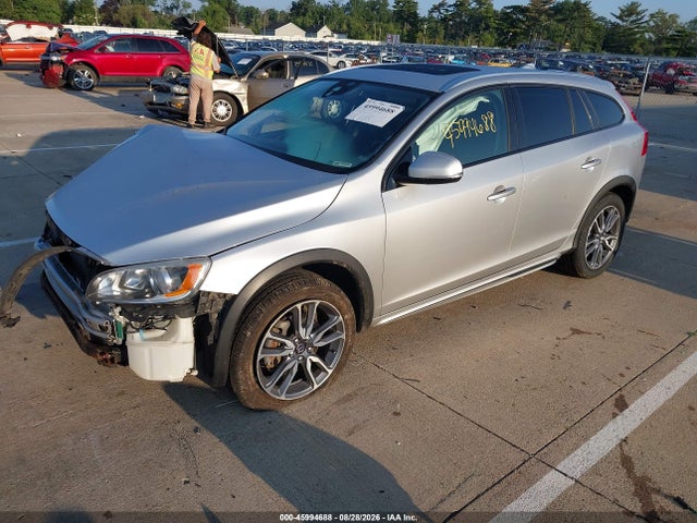 45994688 :رقم المزاد ، YV4612HK5F1001301 vin ، 2015 Volvo V60 Cross Country T5 مزاد بيع
