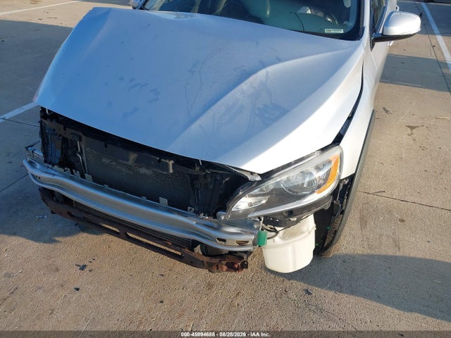 45994688 :رقم المزاد ، YV4612HK5F1001301 vin ، 2015 Volvo V60 Cross Country T5 مزاد بيع