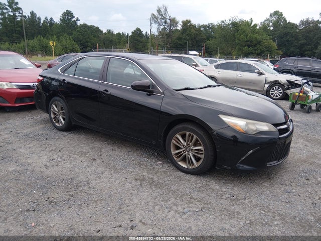 45994702 :رقم المزاد ، 4T1BF1FK4HU770773 vin ، 2017 Toyota Camry Se مزاد بيع