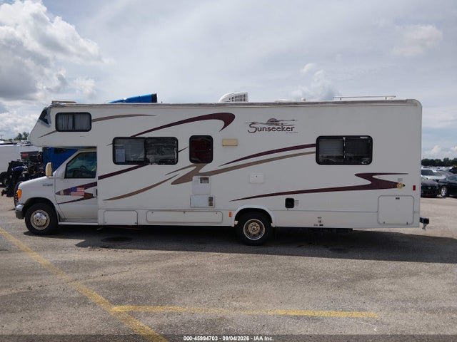 Auction sale of the 2006 Ford E-450 Cutaway, vin: 1FDXE45S86HA64696, lot number: 45994703