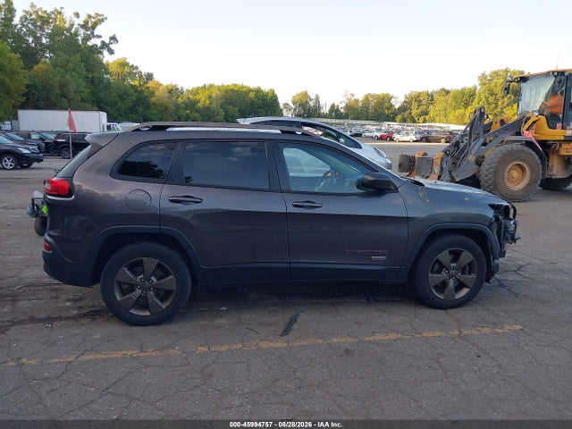 2017 Jeep Cherokee 75th Anniversary Edition 4x4 მანქანა იყიდება აუქციონზე, vin: 1C4PJMCS7HW531964, აუქციონის ნომერი: 45994757
