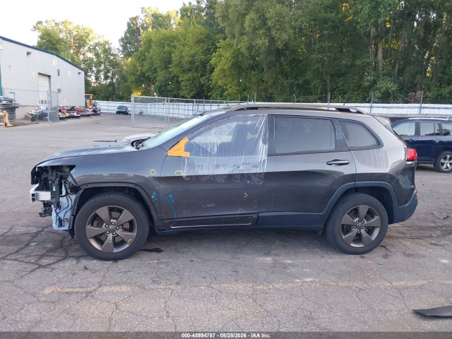 2017 Jeep Cherokee 75th Anniversary Edition 4x4 მანქანა იყიდება აუქციონზე, vin: 1C4PJMCS7HW531964, აუქციონის ნომერი: 45994757