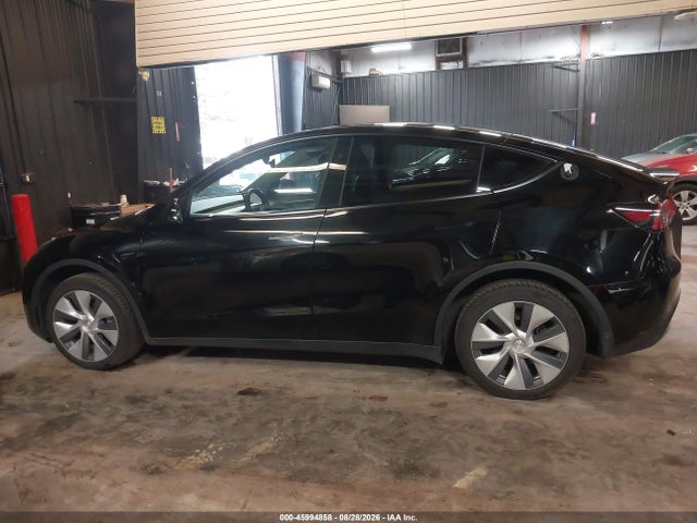 Продаж на аукціоні авто 2023 Tesla Model Y Awd/long Range Dual Motor All-wheel Drive, vin: 7SAYGDEE5PA180100, номер лоту: 45994858