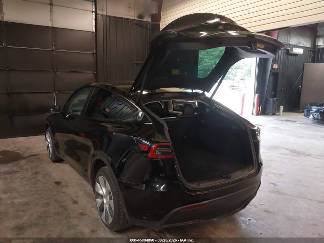 Продаж на аукціоні авто 2023 Tesla Model Y Awd/long Range Dual Motor All-wheel Drive, vin: 7SAYGDEE5PA180100, номер лоту: 45994858