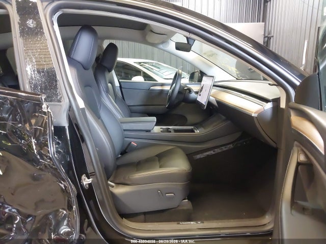 Продаж на аукціоні авто 2023 Tesla Model Y Awd/long Range Dual Motor All-wheel Drive, vin: 7SAYGDEE5PA180100, номер лоту: 45994858
