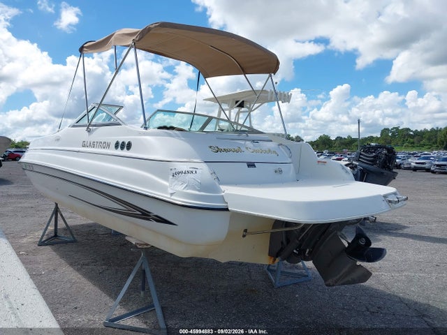 45994883 :رقم المزاد ، GLA39651G304 vin ، 2004 Glastron Boat مزاد بيع