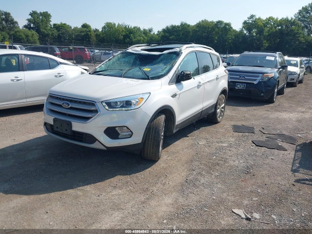 Ford Escape Titanium 2018 1FMCU9J99JUC62138 Image 2