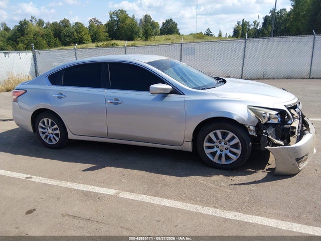 2015 Nissan Altima 2.5/2.5 S/2.5 Sl/2.5 Sv მანქანა იყიდება აუქციონზე, vin: 1N4AL3AP0FN342154, აუქციონის ნომერი: 45995171