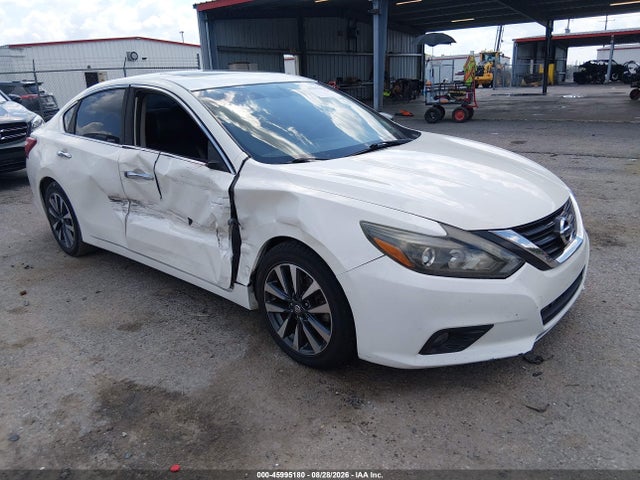 2017 Nissan Altima 2.5 Sl მანქანა იყიდება აუქციონზე, vin: 1N4AL3APXHC137200, აუქციონის ნომერი: 45995180