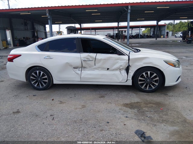 2017 Nissan Altima 2.5 Sl მანქანა იყიდება აუქციონზე, vin: 1N4AL3APXHC137200, აუქციონის ნომერი: 45995180
