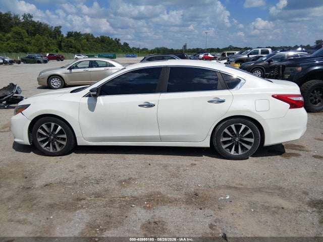 2017 Nissan Altima 2.5 Sl მანქანა იყიდება აუქციონზე, vin: 1N4AL3APXHC137200, აუქციონის ნომერი: 45995180
