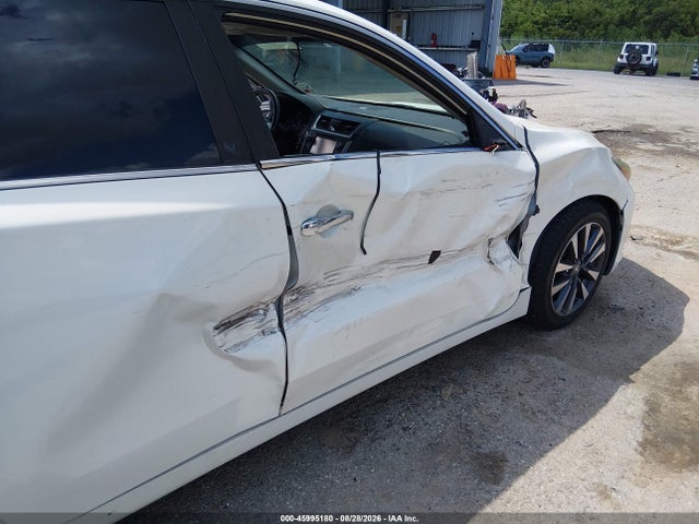 2017 Nissan Altima 2.5 Sl მანქანა იყიდება აუქციონზე, vin: 1N4AL3APXHC137200, აუქციონის ნომერი: 45995180