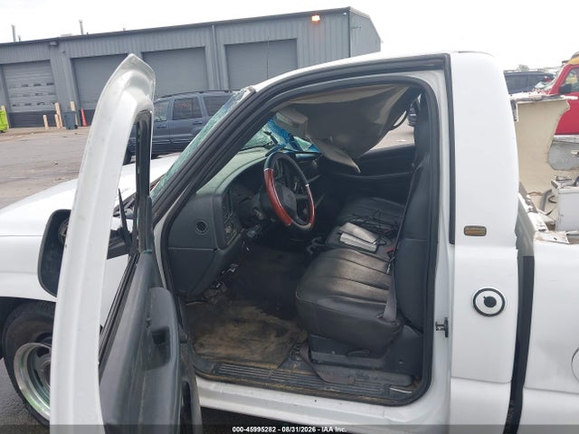 Продаж на аукціоні авто 2001 Chevrolet Silverado 1500, vin: 1GCEC14V91Z316874, номер лоту: 45995282