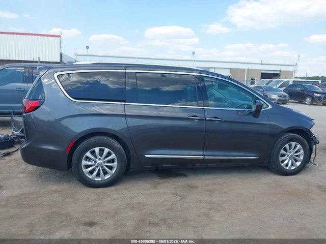 Продажа на аукционе авто 2018 Chrysler Pacifica Touring L, vin: 2C4RC1BG2JR124437, номер лота: 45995290