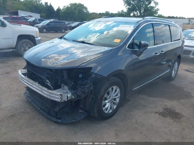 Продажа на аукционе авто 2018 Chrysler Pacifica Touring L, vin: 2C4RC1BG2JR124437, номер лота: 45995290