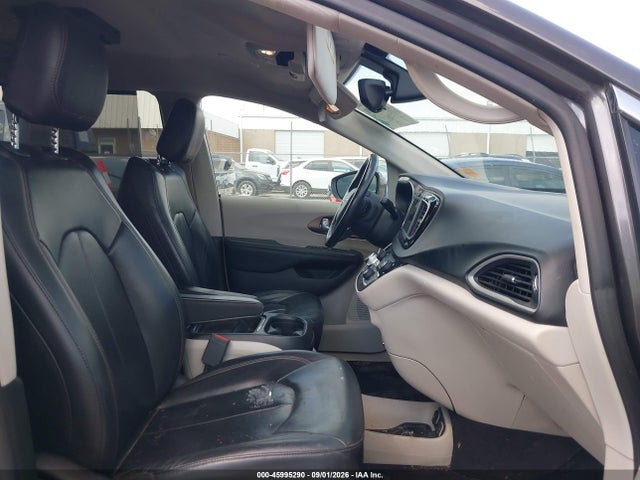 Продажа на аукционе авто 2018 Chrysler Pacifica Touring L, vin: 2C4RC1BG2JR124437, номер лота: 45995290