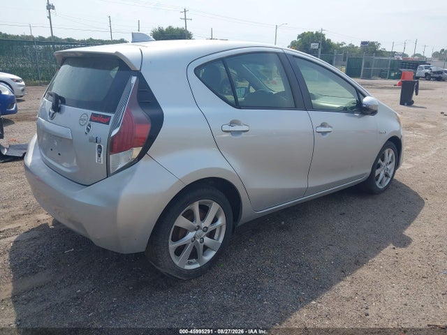Toyota Prius C Four 2015 JTDKDTB38F1108732 Image 4