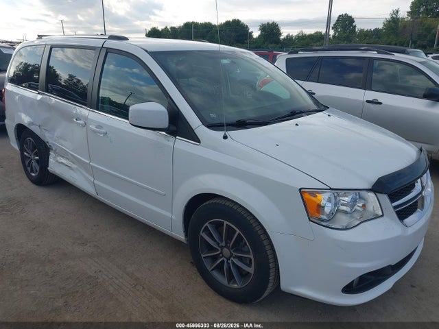 Auction sale of the 2017 Dodge Grand Caravan Sxt, vin: 2C4RDGCG1HR717005, lot number: 45995303