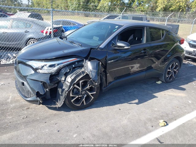 Toyota C-HR XLE 2020 JTNKHMBX2L1087705 Image 2