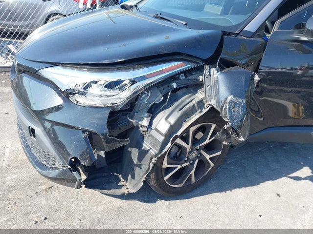 Toyota C-HR XLE 2020 JTNKHMBX2L1087705 Image 6