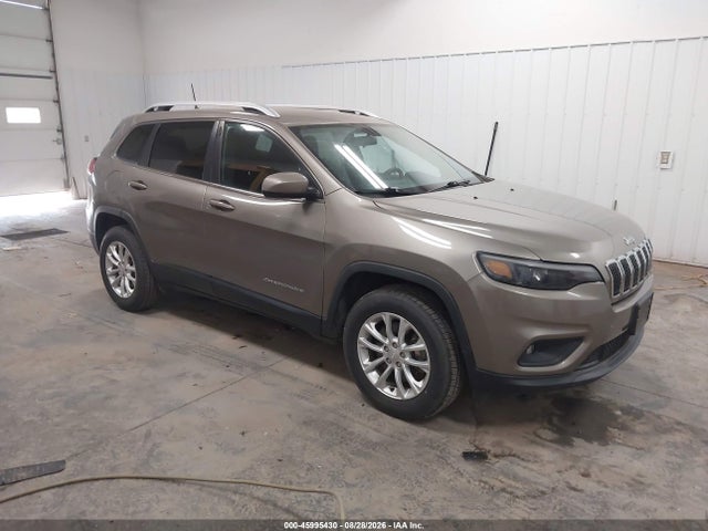 45995430 :رقم المزاد ، 1C4PJMCB1KD412570 vin ، 2019 Jeep Cherokee Latitude 4x4 مزاد بيع