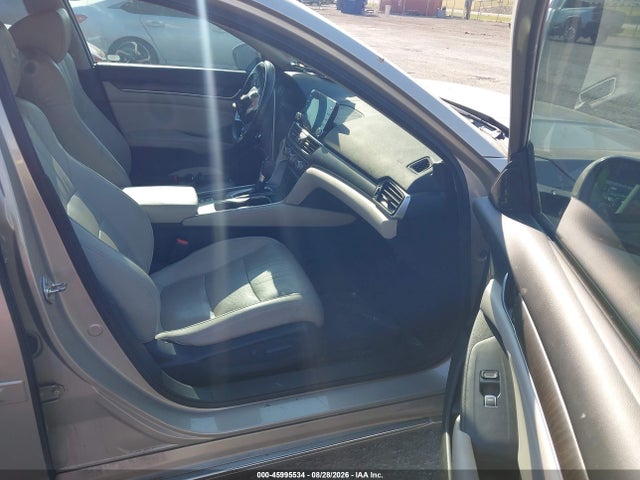 Продажа на аукционе авто 2018 Honda Accord Touring, vin: 1HGCV1F92JA135407, номер лота: 45995534