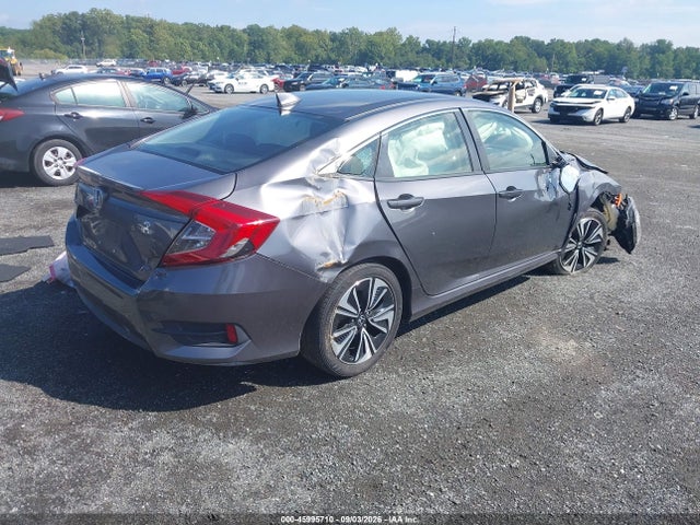 45995710 :رقم المزاد ، JHMFC1F33JX031582 vin ، 2018 Honda Civic Ex-t مزاد بيع
