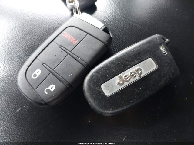 Продажа на аукционе авто 2015 Jeep Grand Cherokee Laredo, vin: 1C4RJFAG5FC853021, номер лота: 45995798