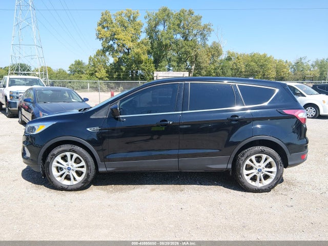 2017 Ford Escape Se მანქანა იყიდება აუქციონზე, vin: 1FMCU9GD0HUE50374, აუქციონის ნომერი: 45995850