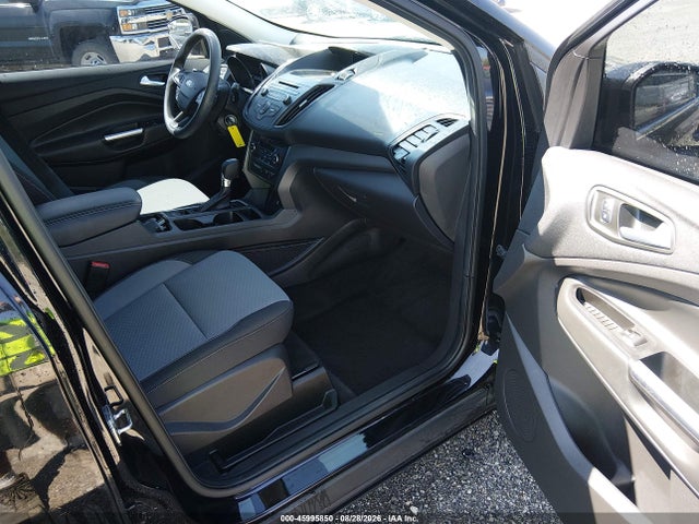 2017 Ford Escape Se მანქანა იყიდება აუქციონზე, vin: 1FMCU9GD0HUE50374, აუქციონის ნომერი: 45995850
