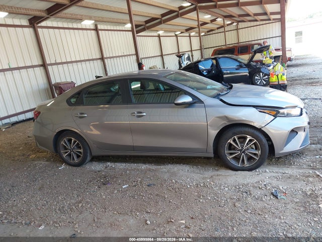 45995864 :رقم المزاد ، 3KPF24AD9RE738509 vin ، 2024 Kia Forte Lxs مزاد بيع
