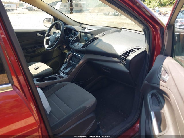 45995881 :رقم المزاد ، 1FMCU0GX1GUA44267 vin ، 2016 Ford Escape Se مزاد بيع