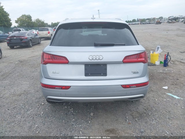WA1CNAFY1J2228431 Audi Q5 2.0t Premium/2.0t Tech Premium