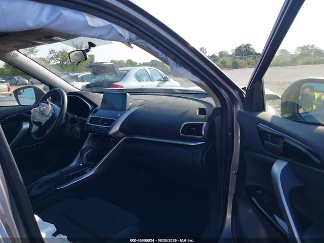2018 Mitsubishi Eclipse Cross Le მანქანა იყიდება აუქციონზე, vin: JA4AT4AA5JZ070479, აუქციონის ნომერი: 45995924