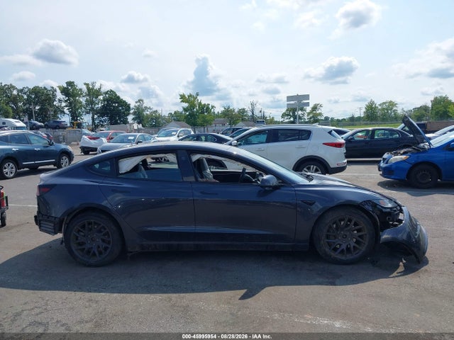 Tesla Model 3 Long Range Dual Motor All-wheel Drive 2024 5YJ3E1EB2RF821694 Image 11