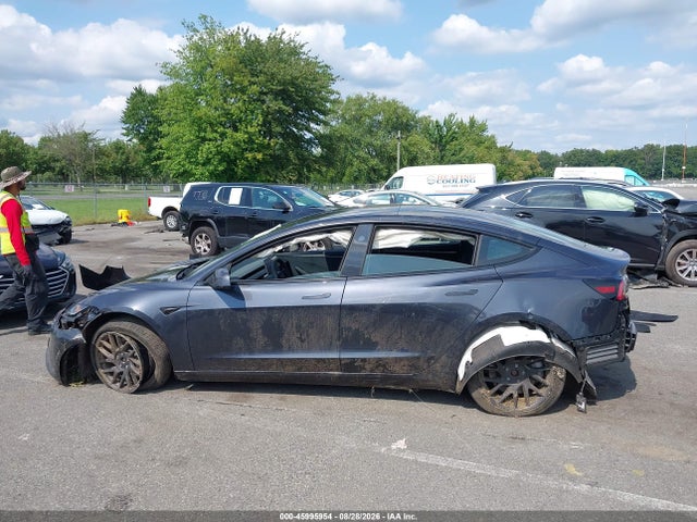 Tesla Model 3 Long Range Dual Motor All-wheel Drive 2024 5YJ3E1EB2RF821694 Image 12