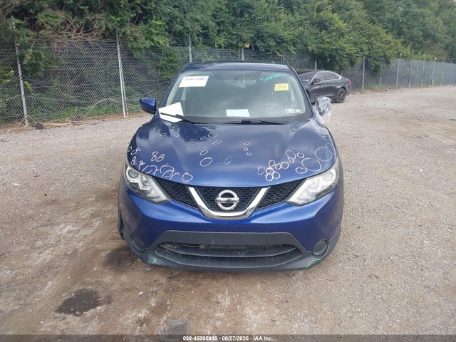 2017 Nissan Rogue Sport S მანქანა იყიდება აუქციონზე, vin: JN1BJ1CR2HW104815, აუქციონის ნომერი: 45995980